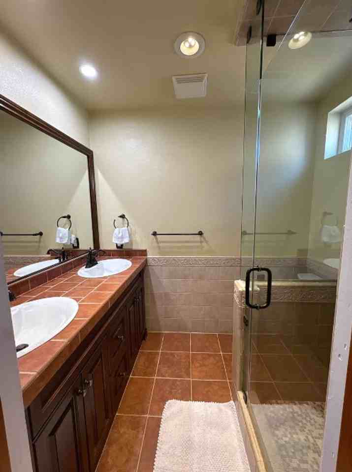 16064 Jersey St - Photo 7 of 26