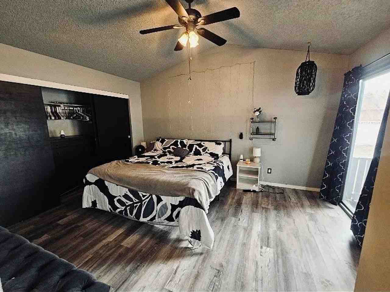 6353 Greyhawk Ave - Photo 7 of 17