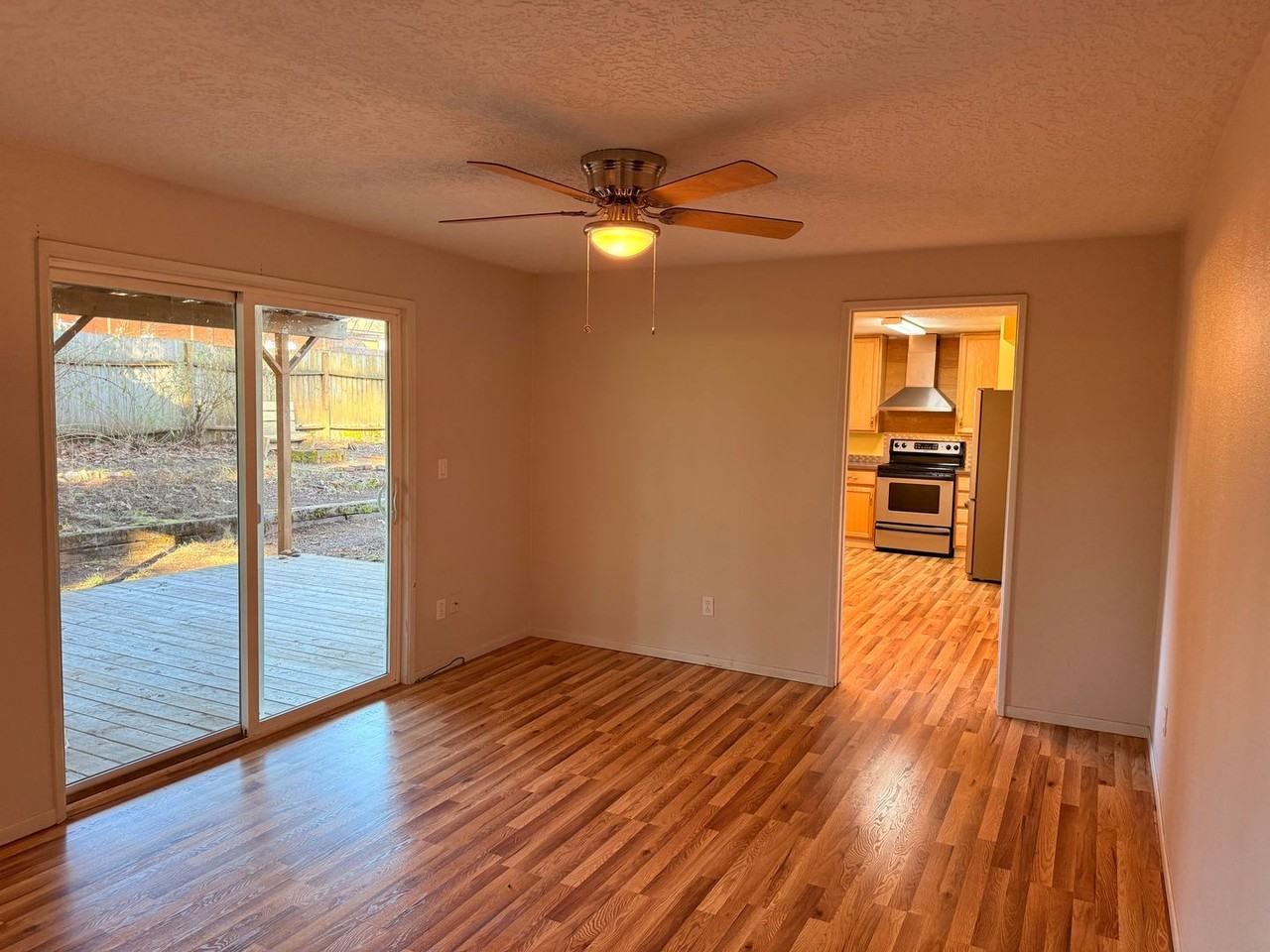 700 Ne 122nd Ave - Photo 5 of 21