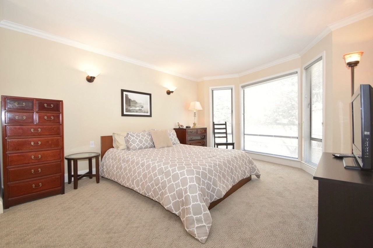 165 States St - Photo 2 of 14