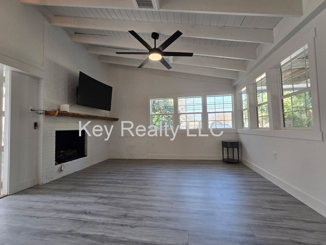 2608 Horseshoe Dr - Photo 3 of 14