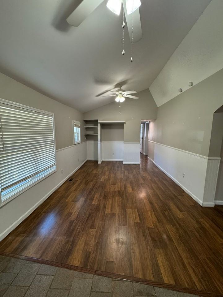 236 Arch St - Photo 7 of 24