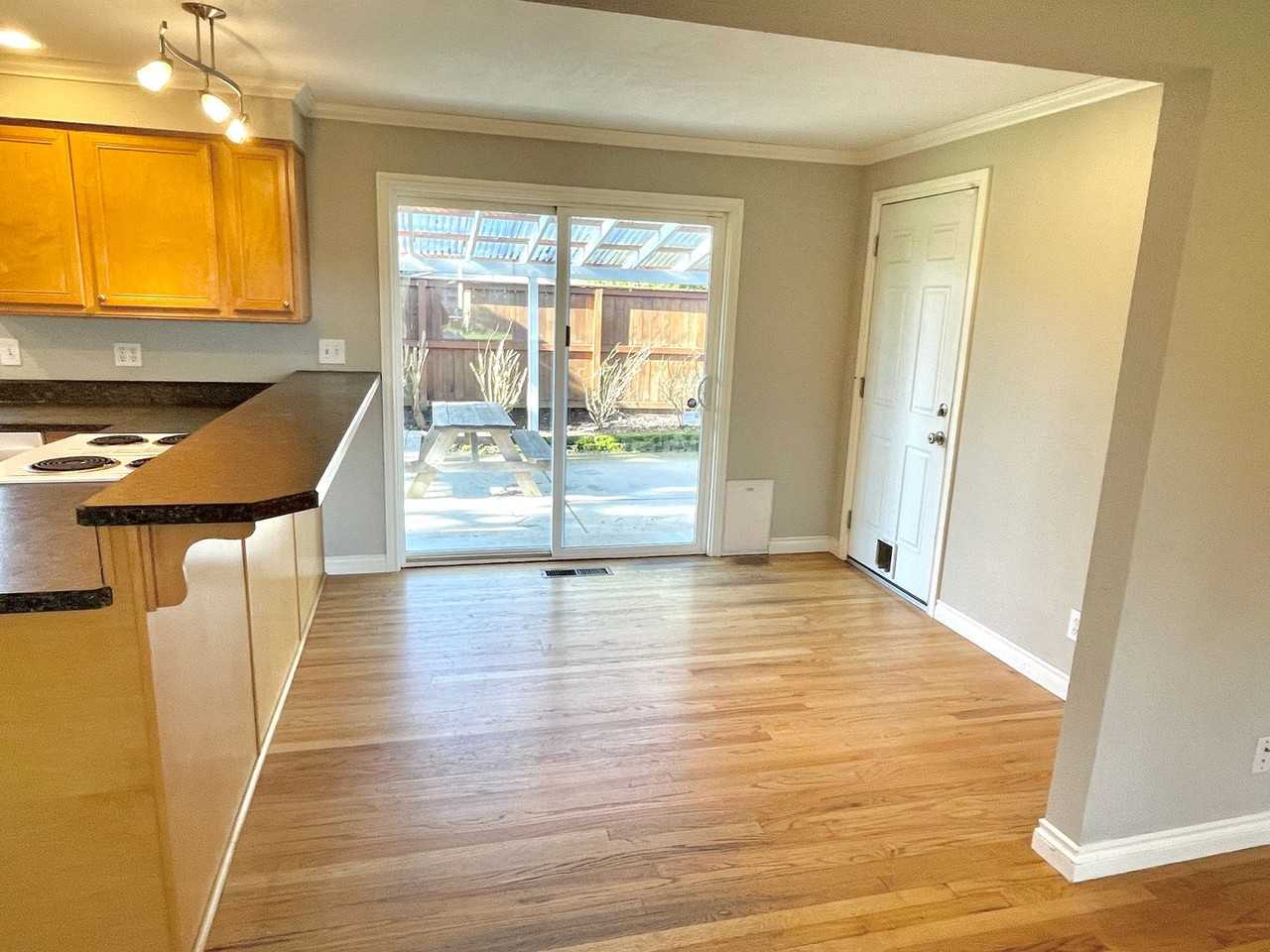 8011 Se 79th Ave - Photo 4 of 27