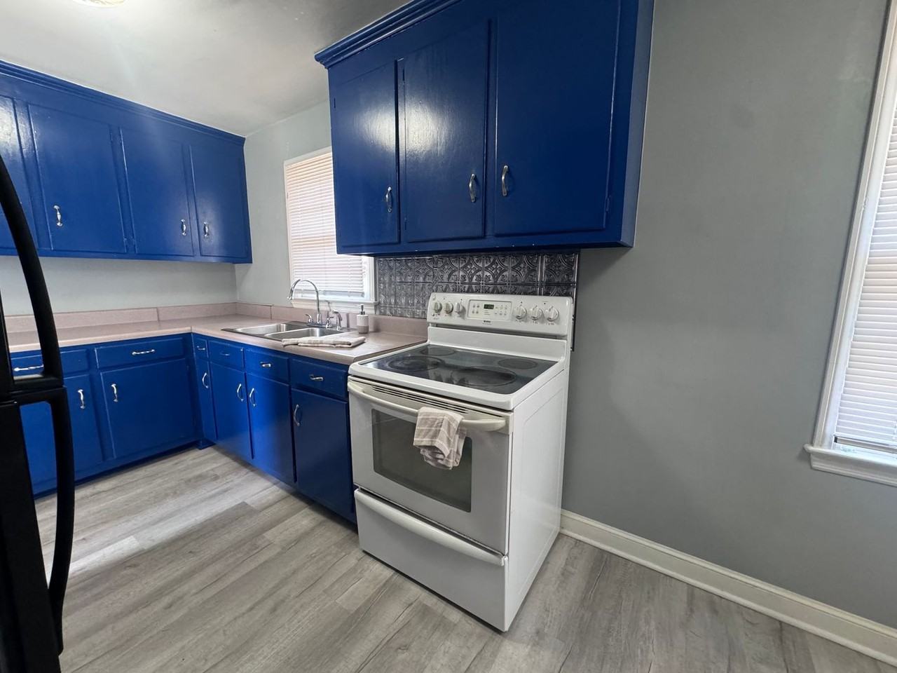 302 Brookwood Ave - Photo 4 of 27