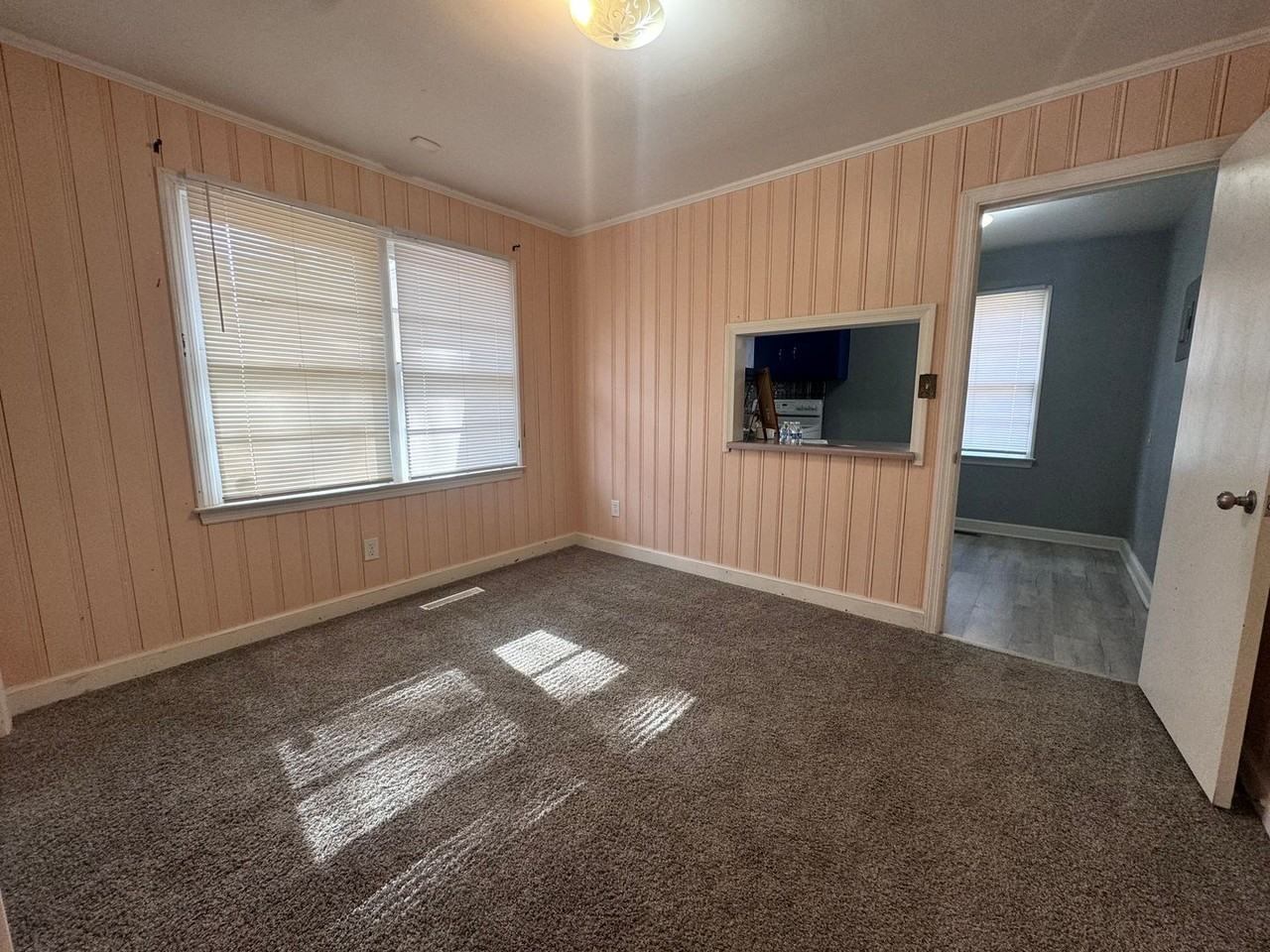 302 Brookwood Ave - Photo 5 of 27