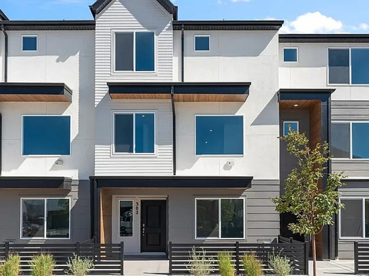 376 S 1150 W - Photo 2 of 21