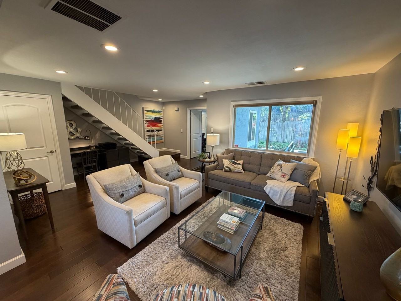 236 Jewel Ter - Photo 3 of 26