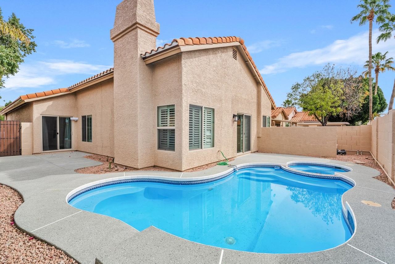 13454 N 103rd St - Photo 2 of 27