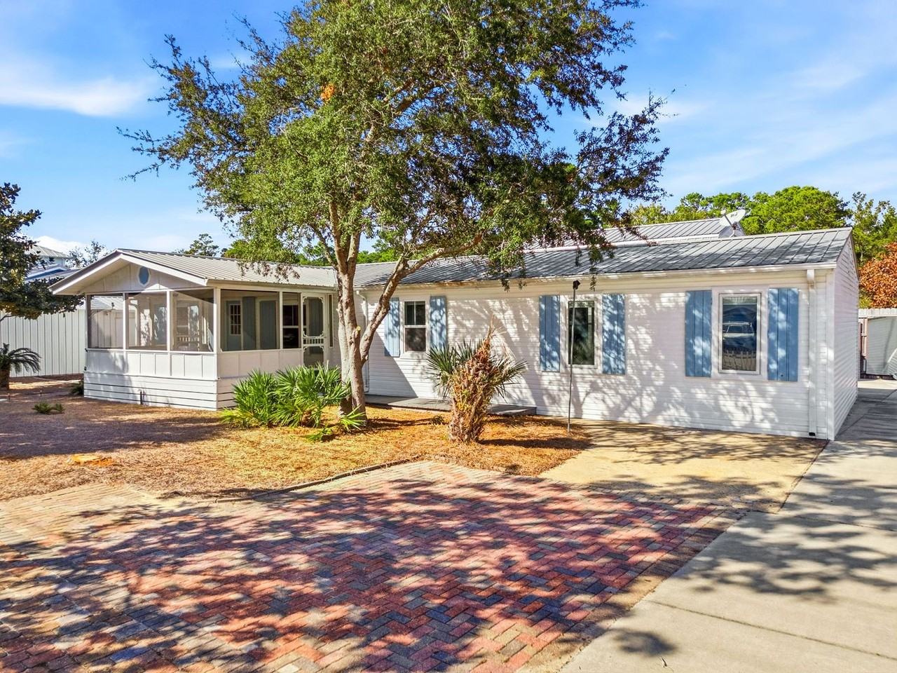 215 Lee Pl - Photo 2 of 44