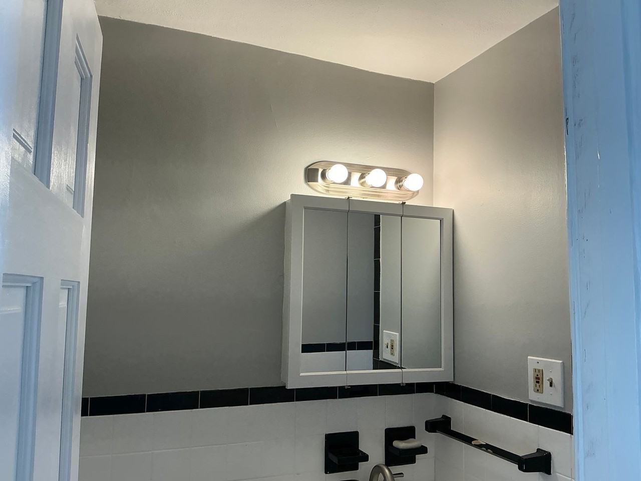 160 S Main St - Photo 6 of 16