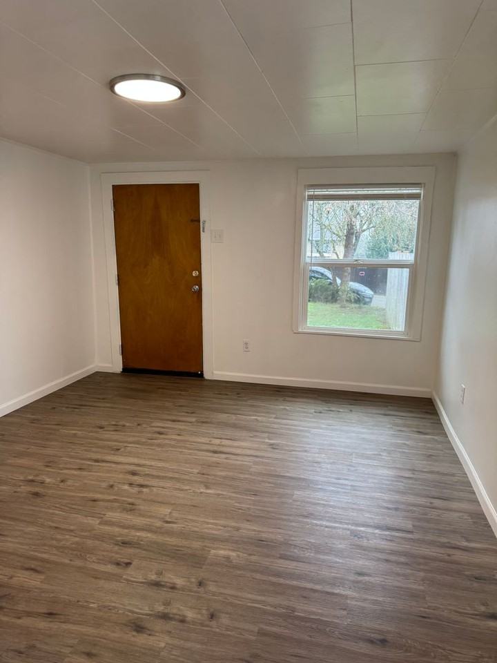 1508 Nw Eden St - Photo 2 of 9