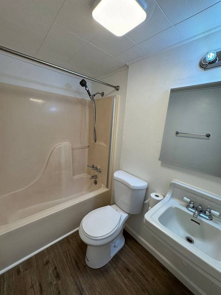 1508 Nw Eden St - Photo 6 of 9