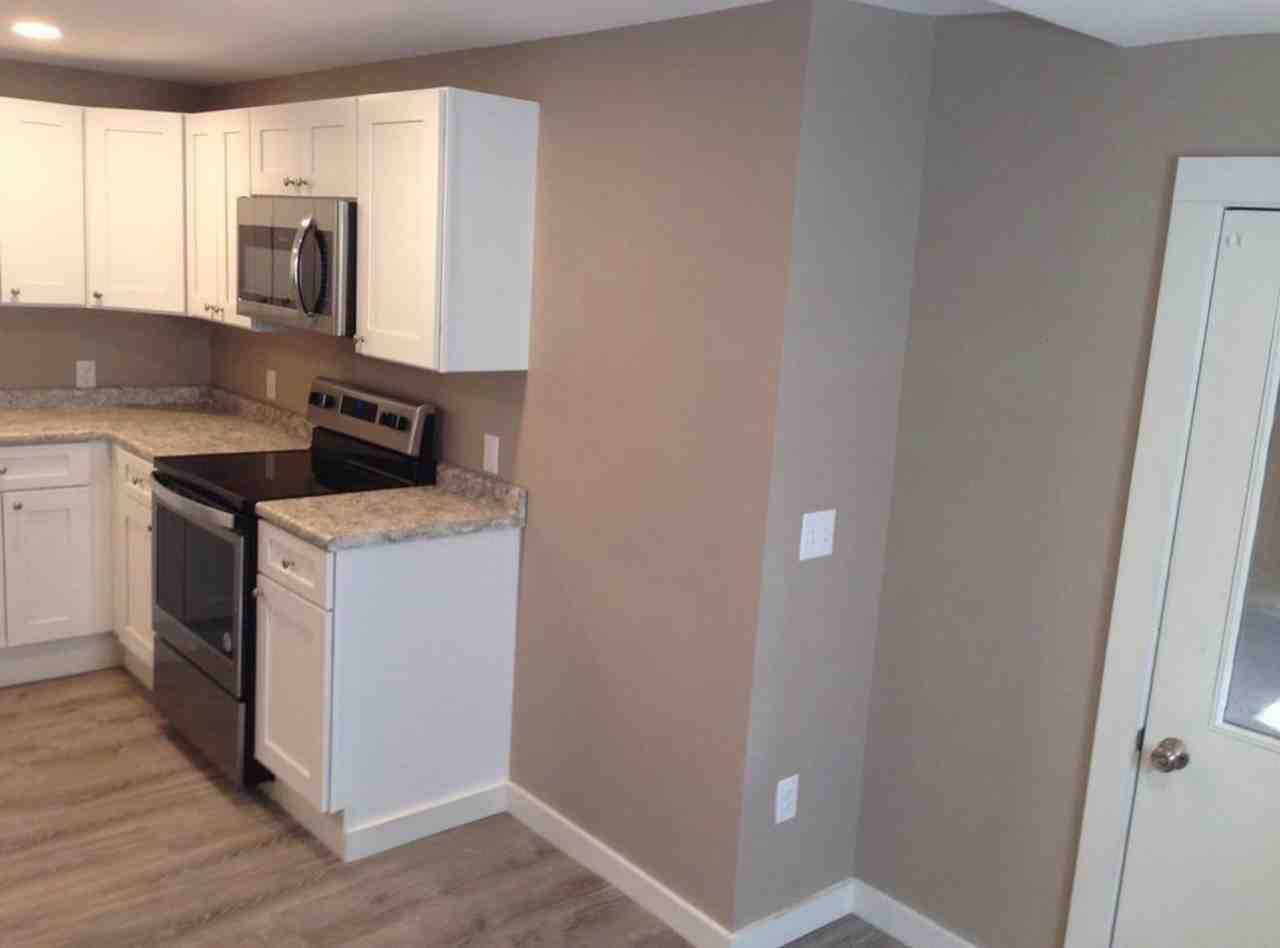 257 S Main St - Photo 4 of 17