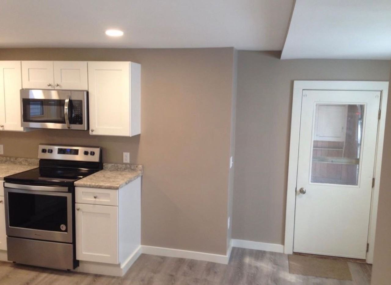 257 S Main St - Photo 5 of 17