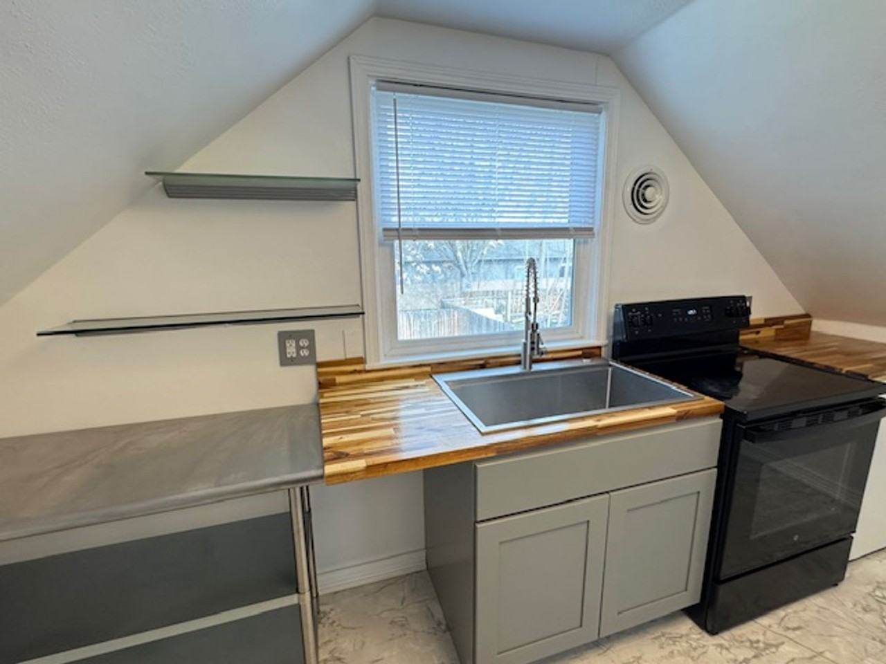 819 Taylor St - Photo 5 of 15