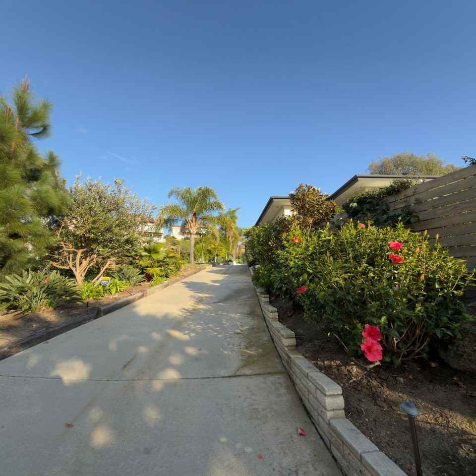 1687 Burgundy Rd - Photo 4 of 17