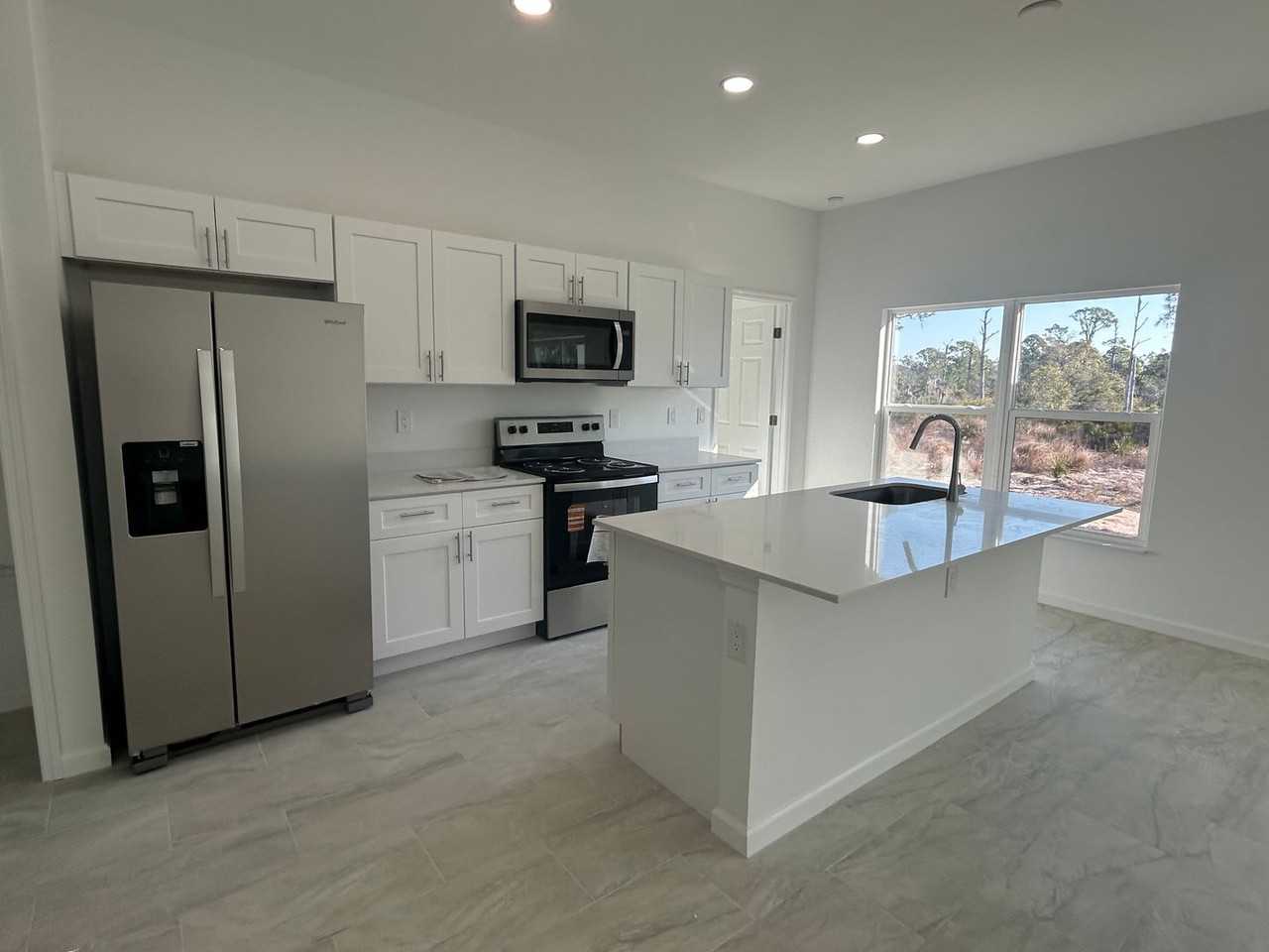 1093 Breckinridge Ave - Photo 5 of 37