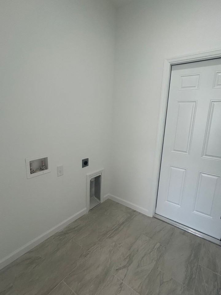 1093 Breckinridge Ave - Photo 6 of 37