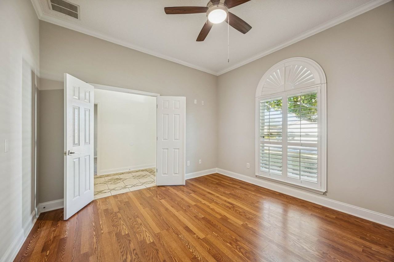 3447 Heron Dr N - Photo 3 of 23