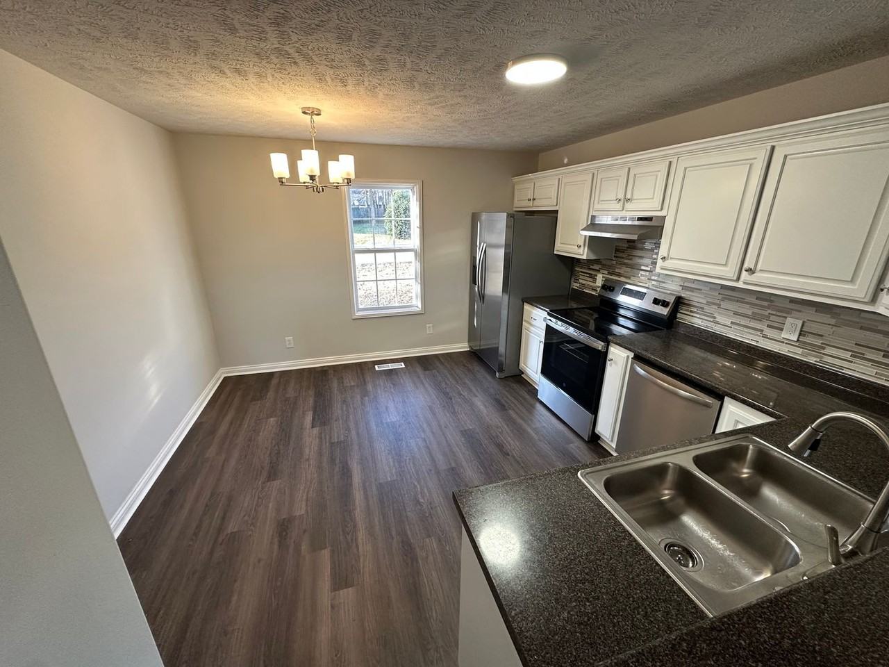 205 Christine Dr - Photo 3 of 19