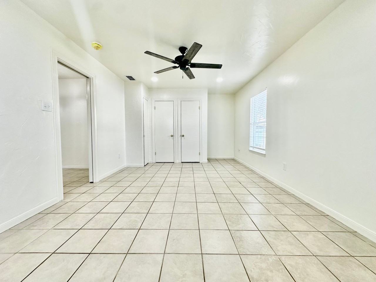 308 Center Ave - Photo 5 of 8