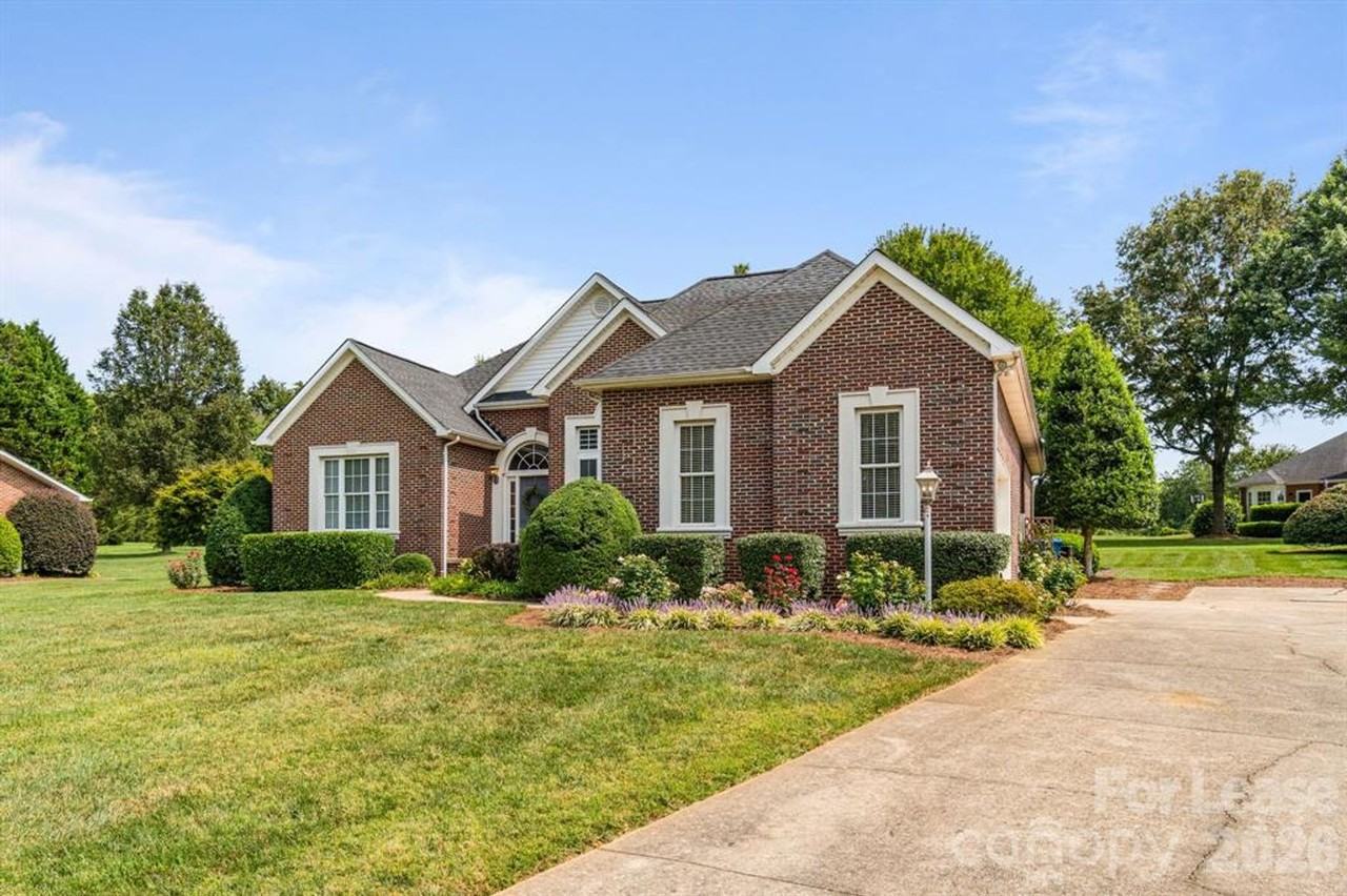 2936 Palmer Dr Ne - Photo 2 of 27