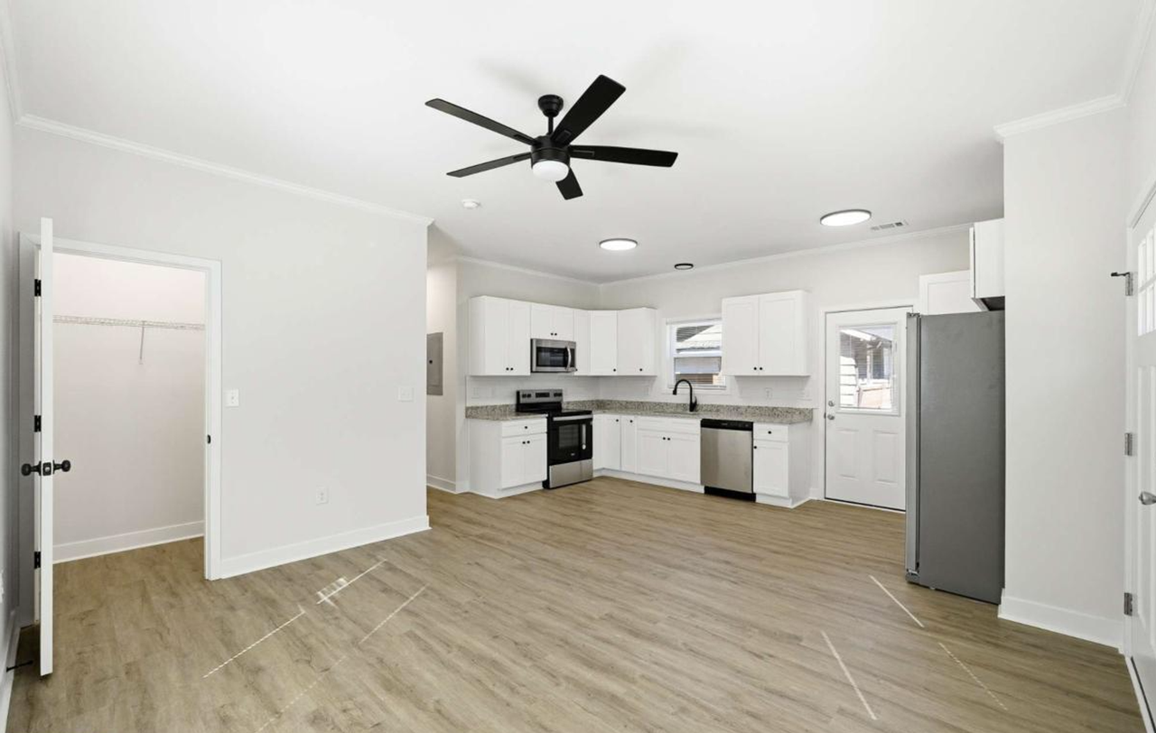 164 Indiana Ave - Photo 4 of 11