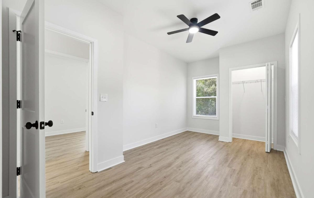 164 Indiana Ave - Photo 7 of 11