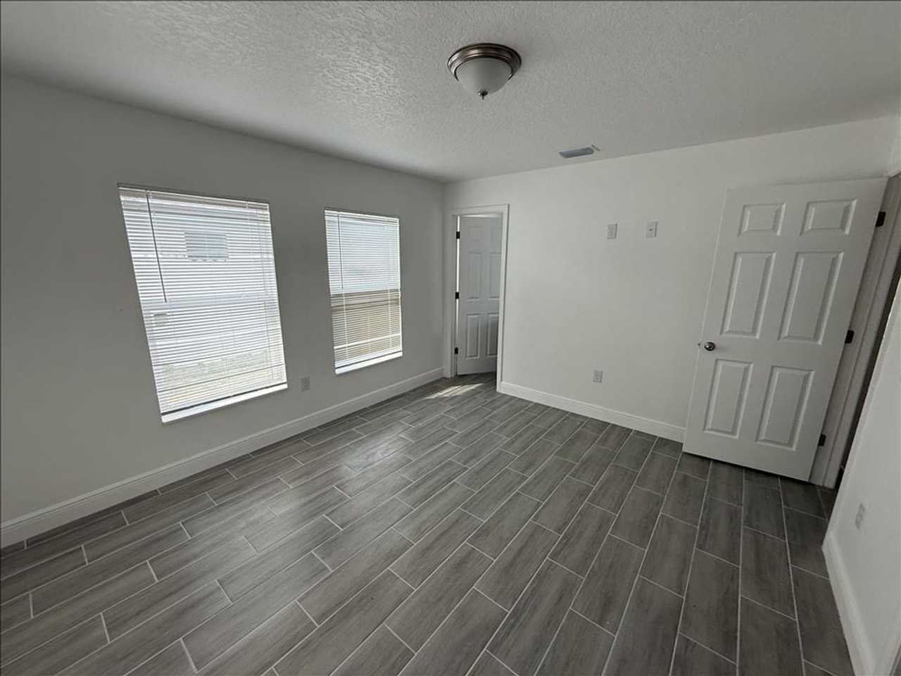 2917 E 22nd Ave - Photo 5 of 14