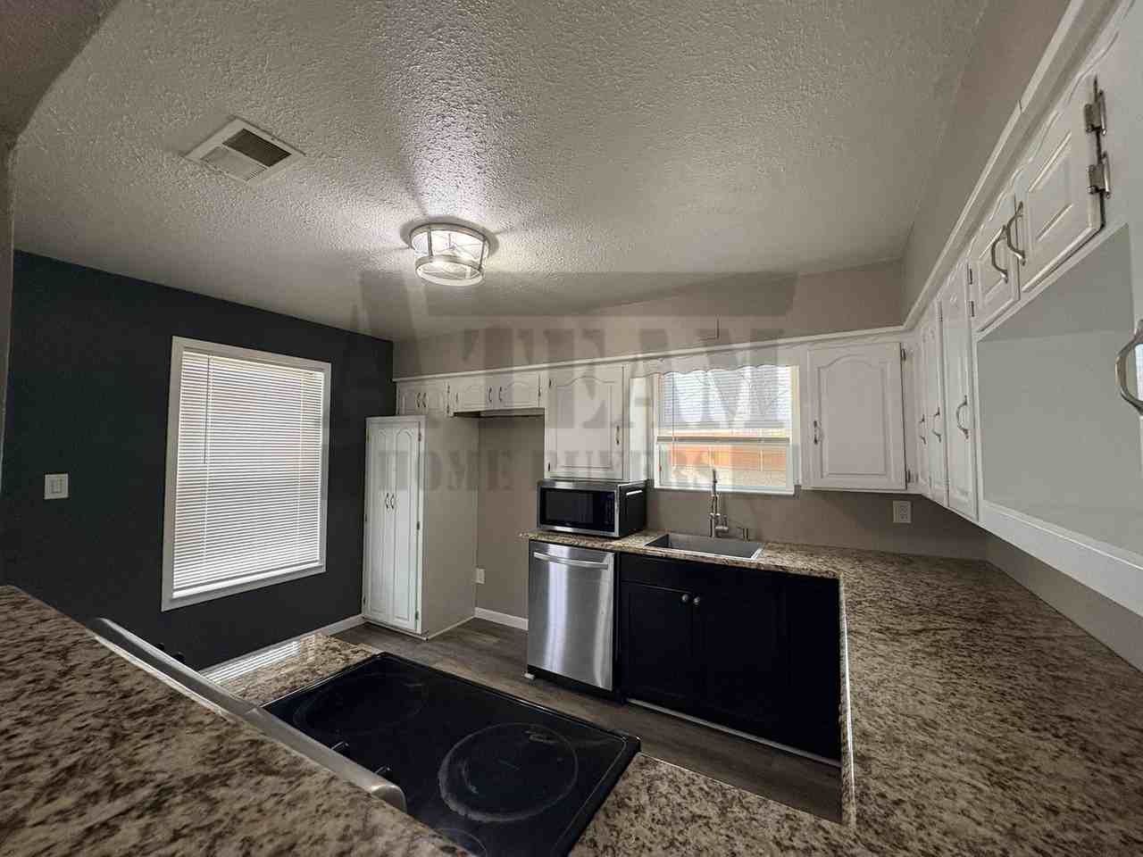 401 Forest Ln - Photo 7 of 18