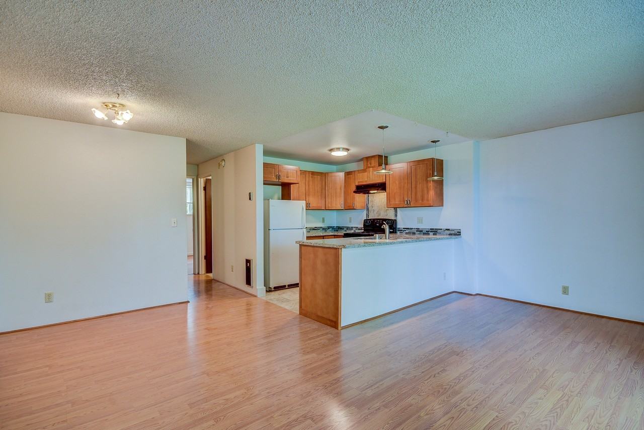 730 Sw Harrier Cir - Photo 2 of 11