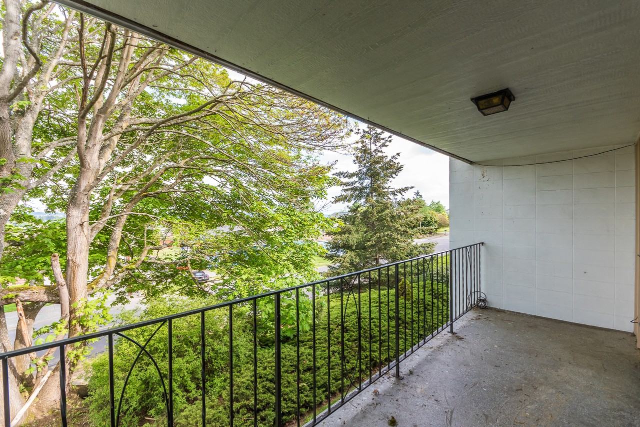 730 Sw Harrier Cir - Photo 3 of 11