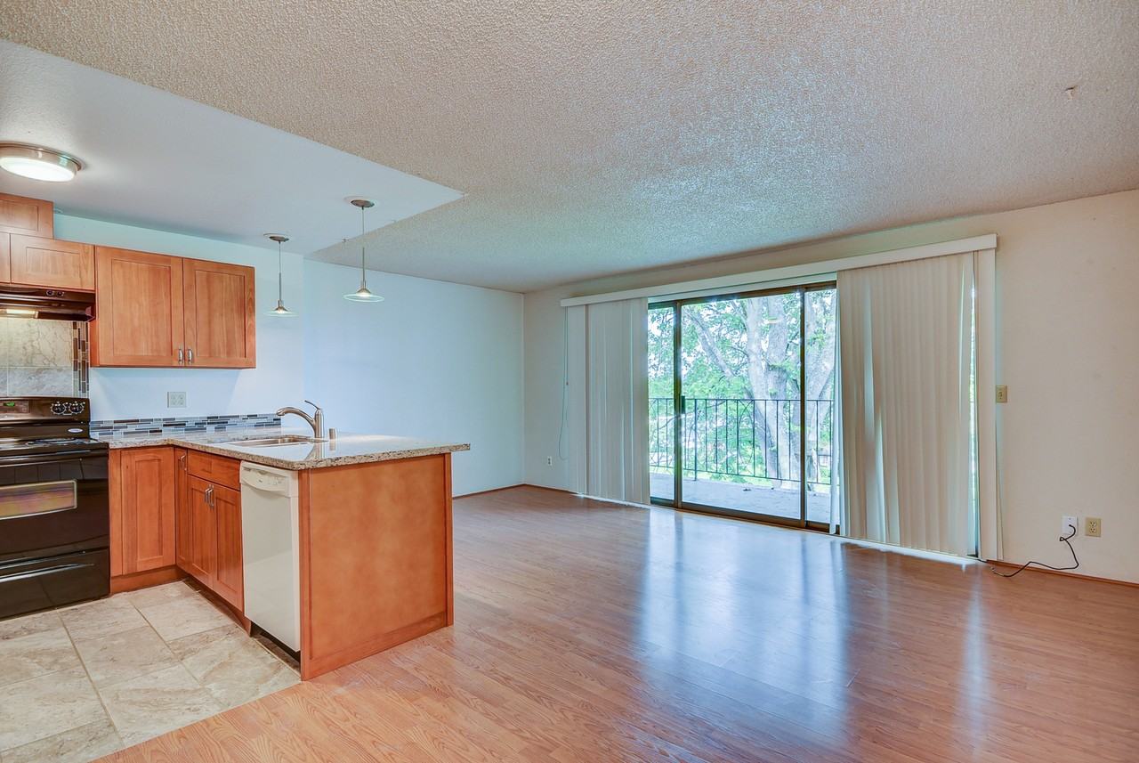 730 Sw Harrier Cir - Photo 6 of 11