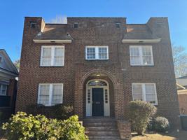 featured image of 2416 Marion St