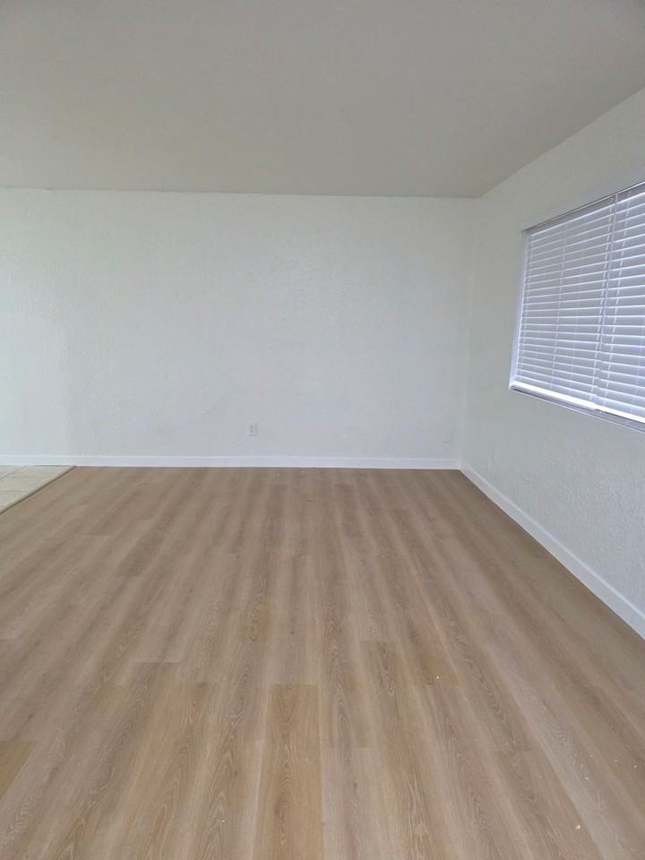 4202 White Ln #A - Photo 6 of 14