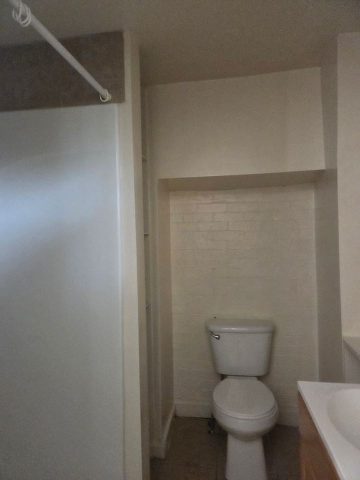 654 CHESTNUT STREET - Photo 4 of 12