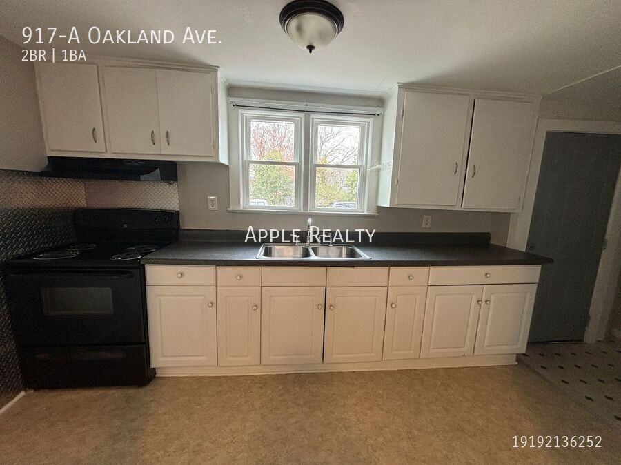 917A Oakland Ave - Photo 5 of 7