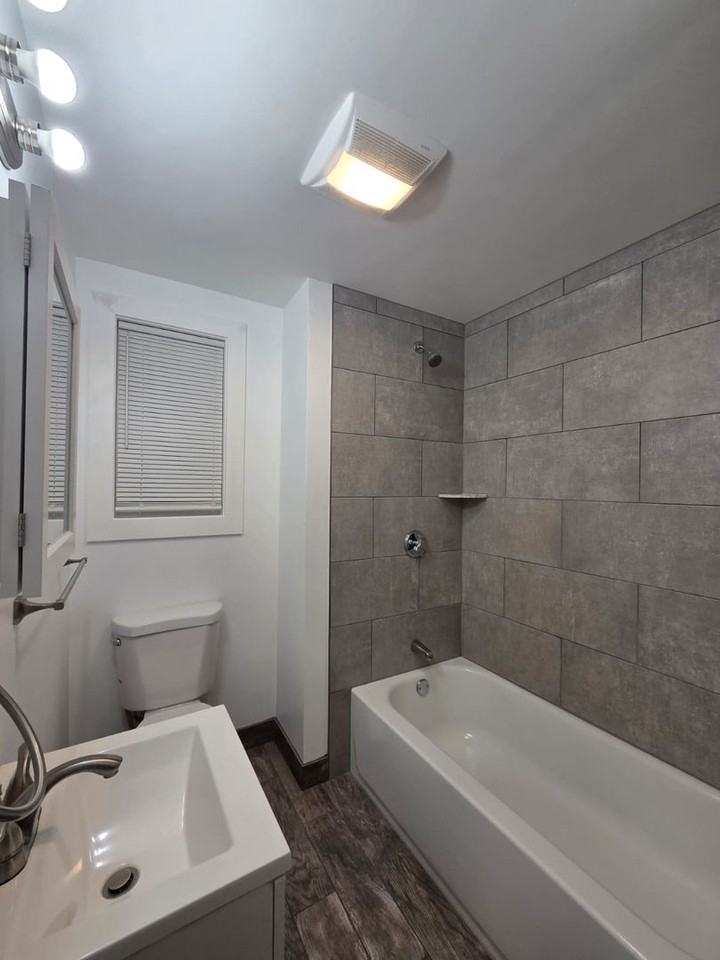 28 Carmel St - Photo 4 of 13