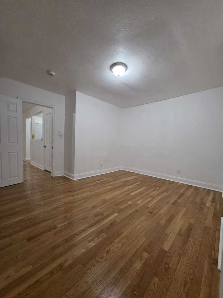 28 Carmel St - Photo 7 of 13