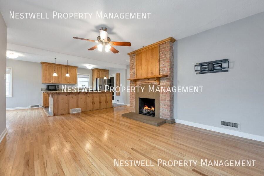 1160 E 500 S #A - Photo 2 of 20