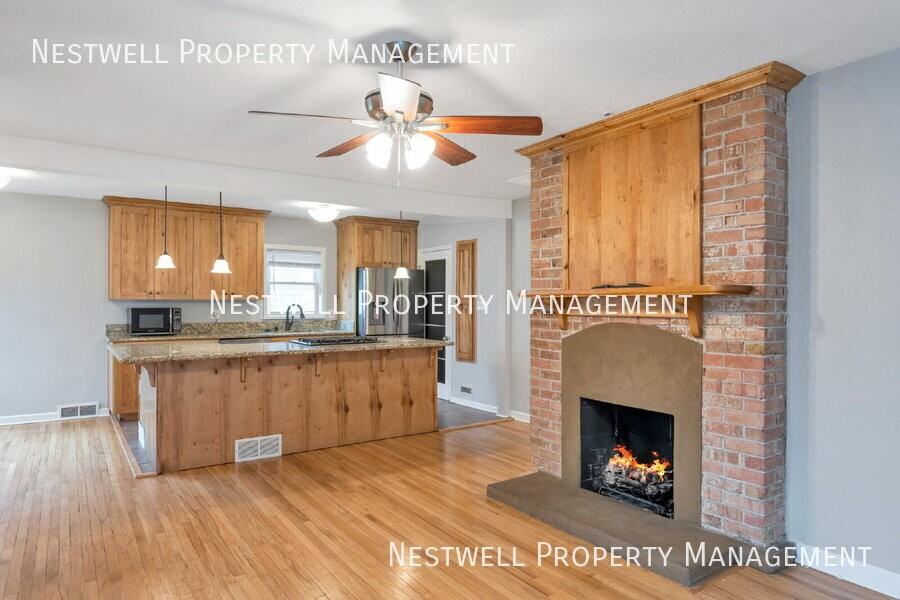 1160 E 500 S #A - Photo 3 of 20