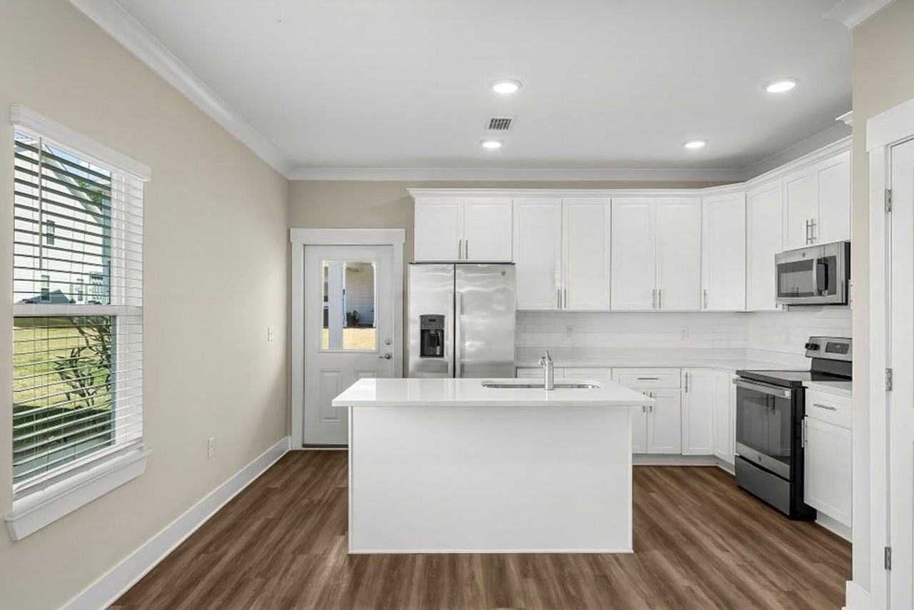 304 Date Palm Ln - Photo 2 of 28