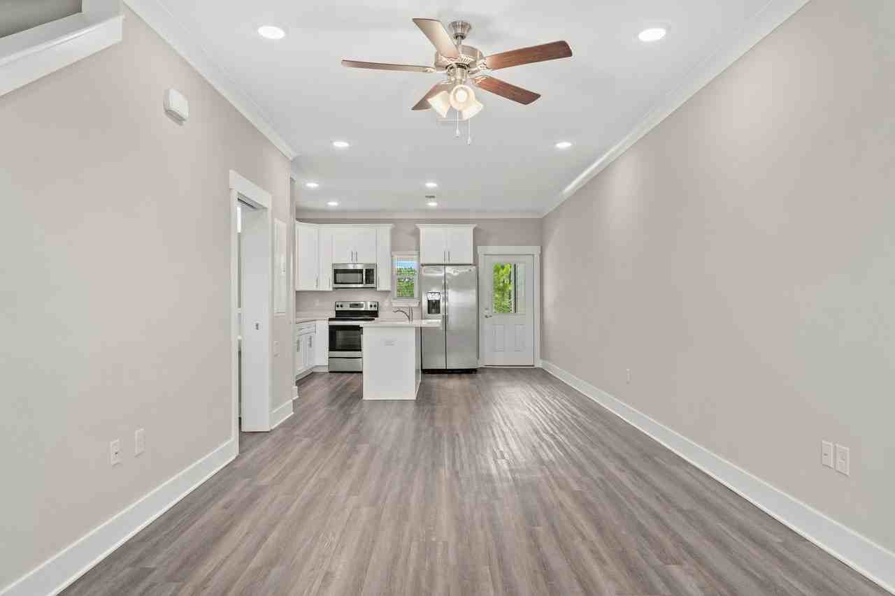 322 Date Palm Ln - Photo 5 of 30