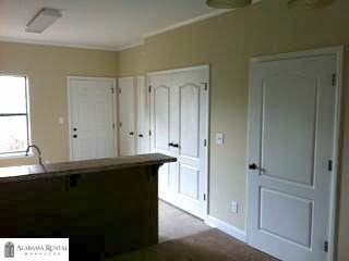 1915 6th Ave - Photo 5 of 17