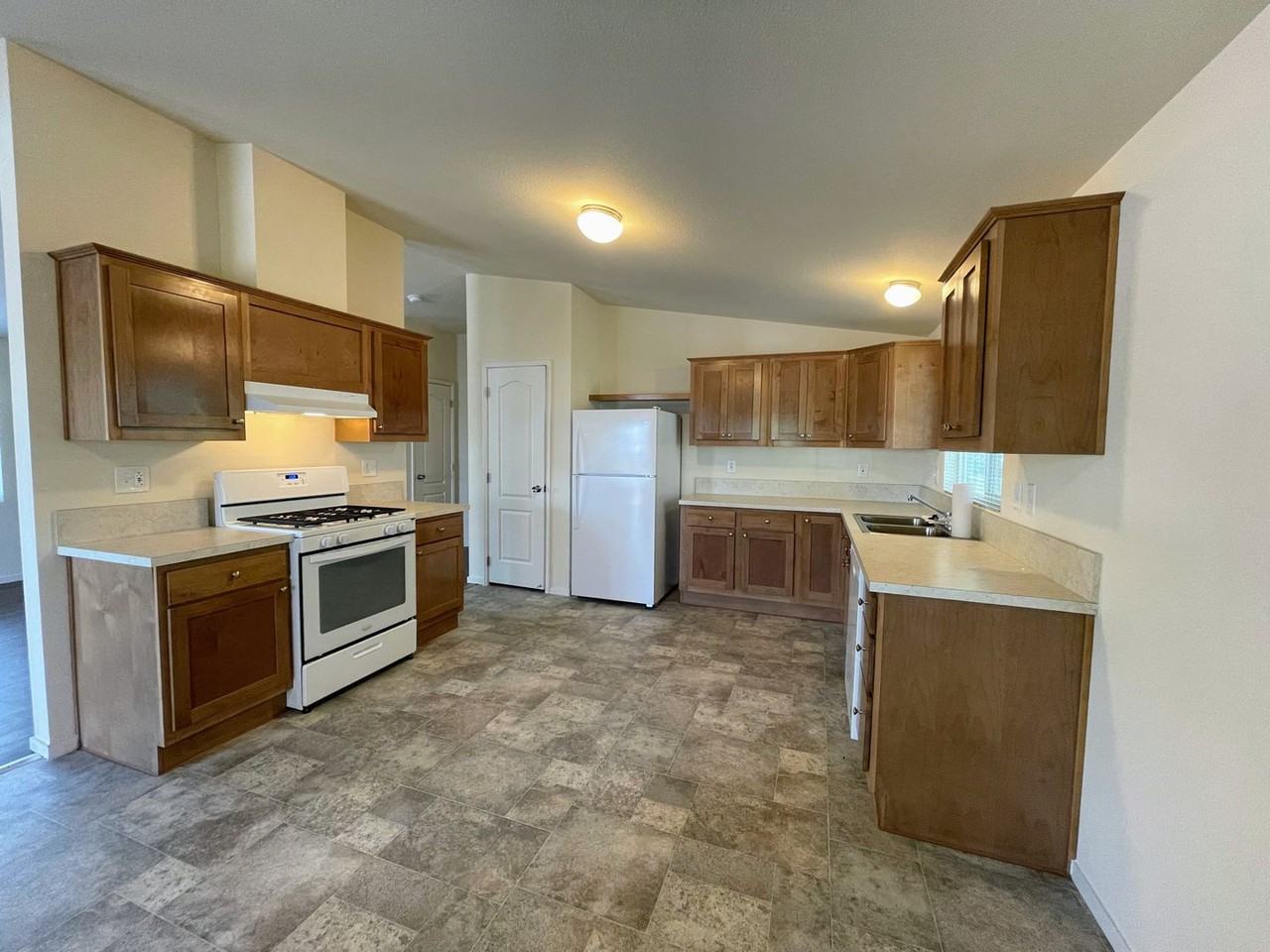 406 Ott Dr - Photo 4 of 17