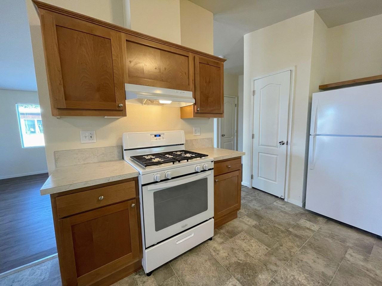 406 Ott Dr - Photo 6 of 17