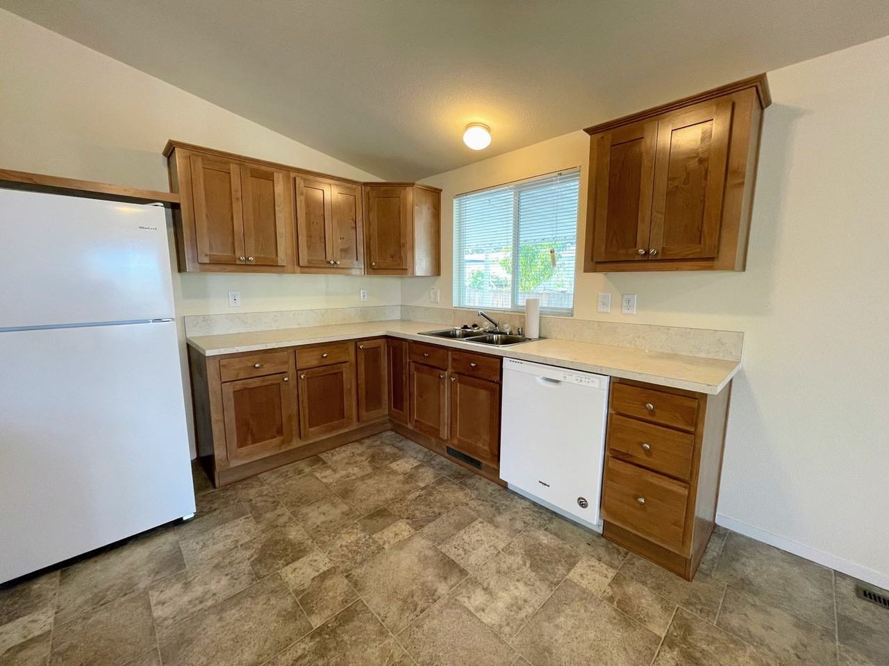 406 Ott Dr - Photo 7 of 17