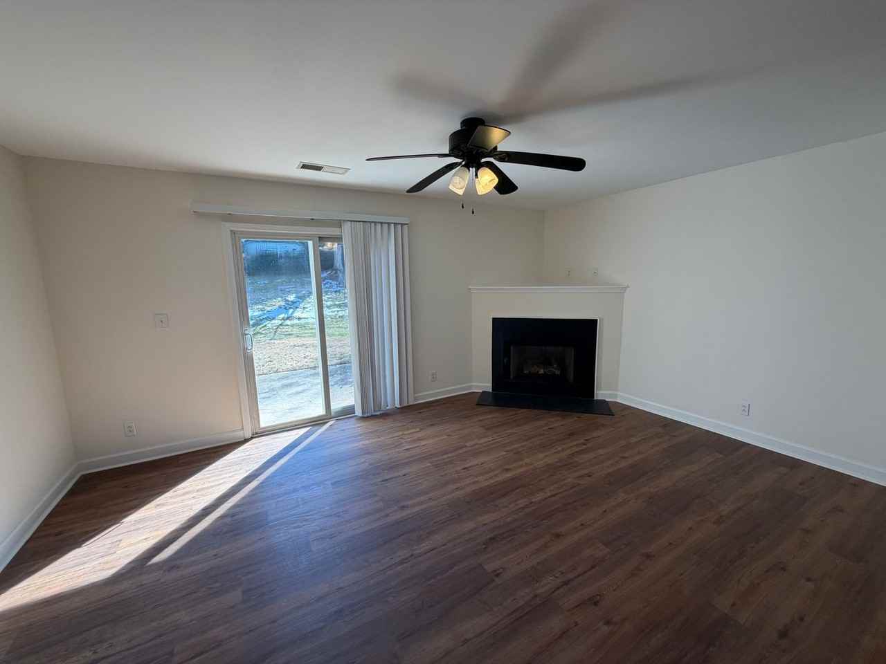 7499 7499 Bluff Point Ln - Waterside Crossing Townhouse - Photo 5 of 14