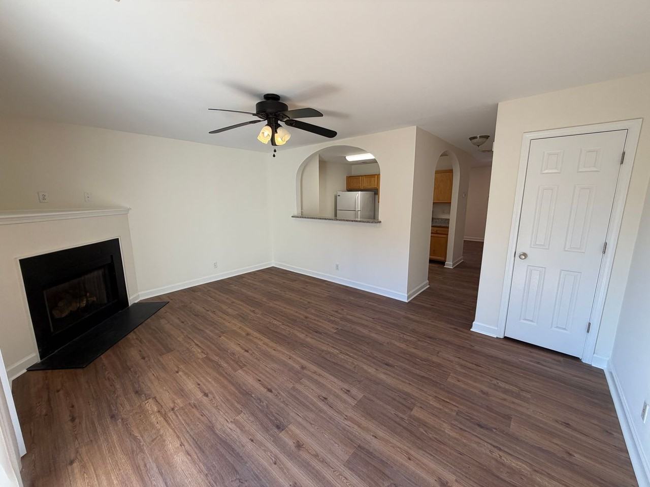 7499 7499 Bluff Point Ln - Waterside Crossing Townhouse - Photo 6 of 14