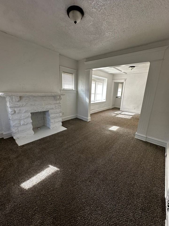 3934 Garfield Ave - Photo 2 of 11